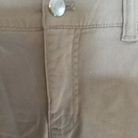 Jones New York Sport Petite Stretch Kahki Capris Size 8P - Picture 3 of 5